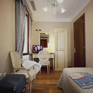 ca-doro.hotelslidodijesolo.com/