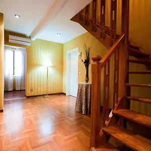 *** Hotel Trevi 41 Italie
